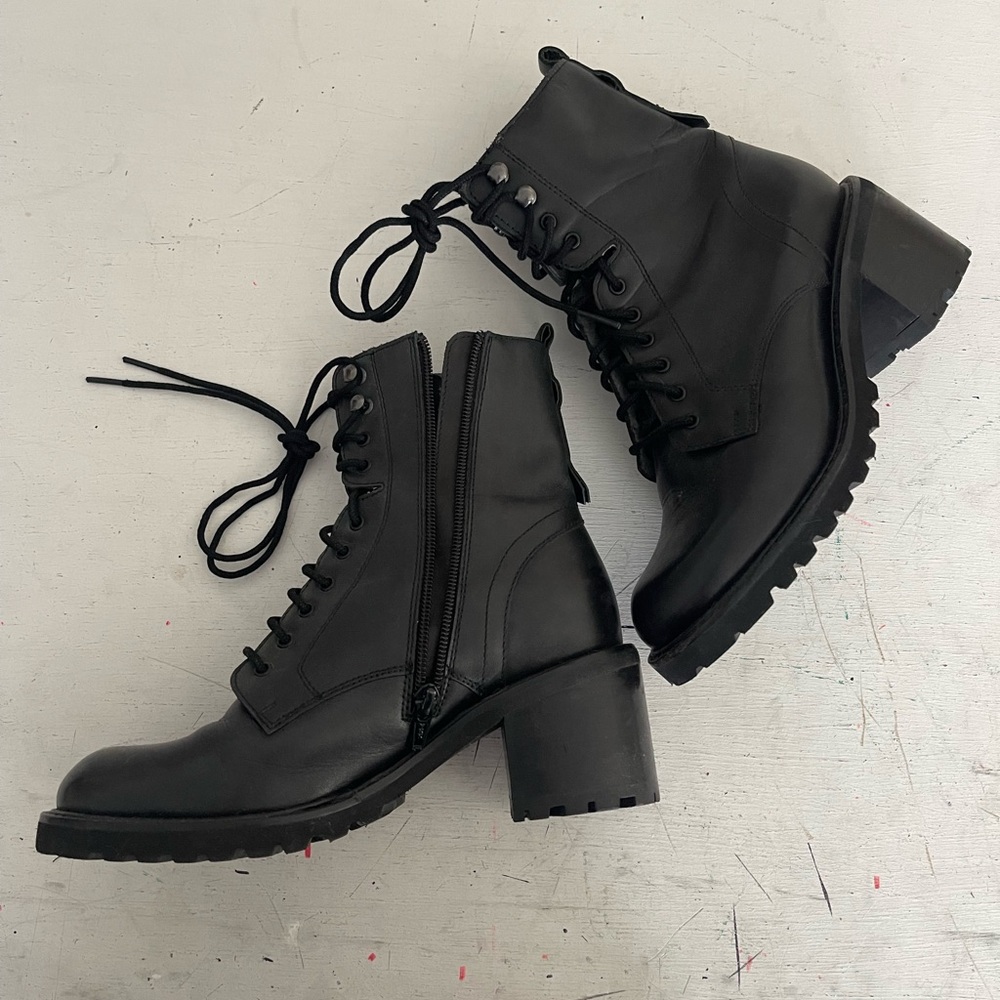 Seychelles black leather healed boot. Size: 7 excellent condition